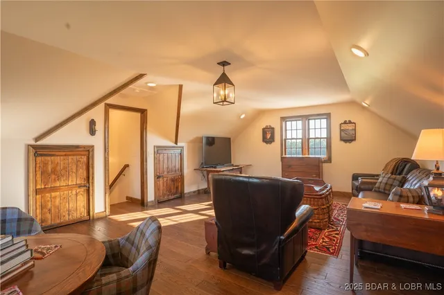 $1,495,000 | 7501 Nebo Road, Versailles, MO 65084