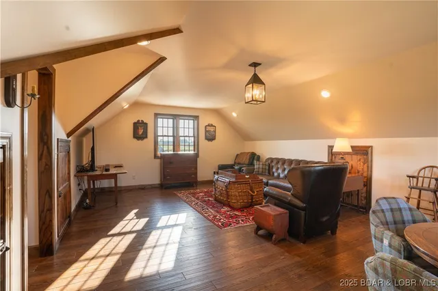 $1,495,000 | 7501 Nebo Road, Versailles, MO 65084