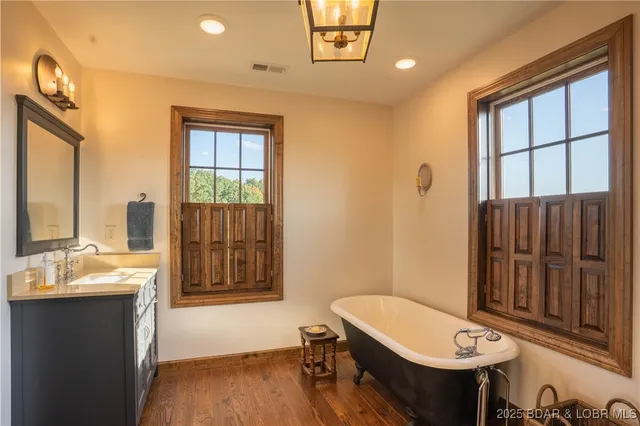 $1,495,000 | 7501 Nebo Road, Versailles, MO 65084