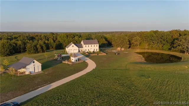 $1,495,000 | 7501 Nebo Road, Versailles, MO 65084