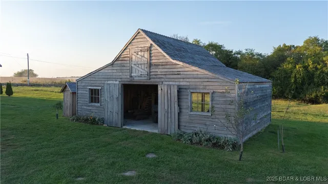 $1,495,000 | 7501 Nebo Road, Versailles, MO 65084