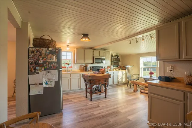 $1,495,000 | 7501 Nebo Road, Versailles, MO 65084