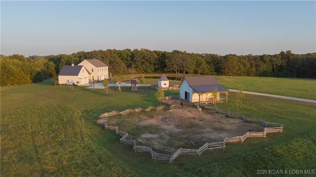 $1,495,000 | 7501 Nebo Road, Versailles, MO 65084