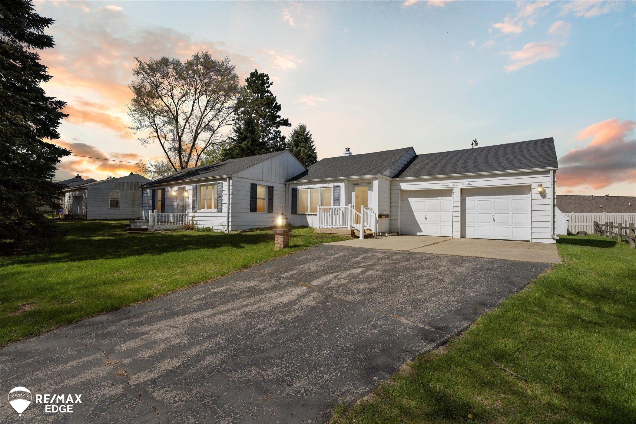 7309 North Genesee Road Genesee, MI 48437 - Photo 1 of 32 50173077-67631cde-6aed-4bda-a4d0-c5dc88e653a7.JPG
