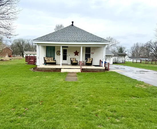 $100,000 | 211 North Union Street, Yates City, IL 61572