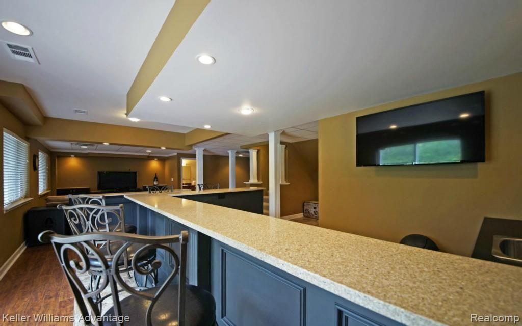 27243 Victoria Road Novi, MI 48374 - Photo 22 of 37