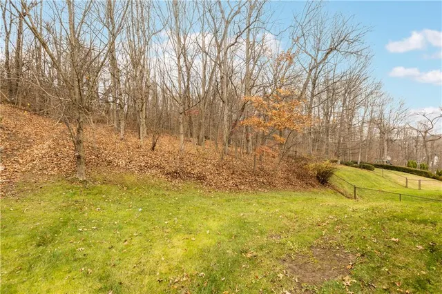 $364,900 | 1012 Woodridge Drive, Canonsburg, PA 15317