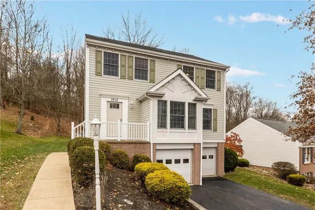 $364,900 | 1012 Woodridge Drive, Canonsburg, PA 15317