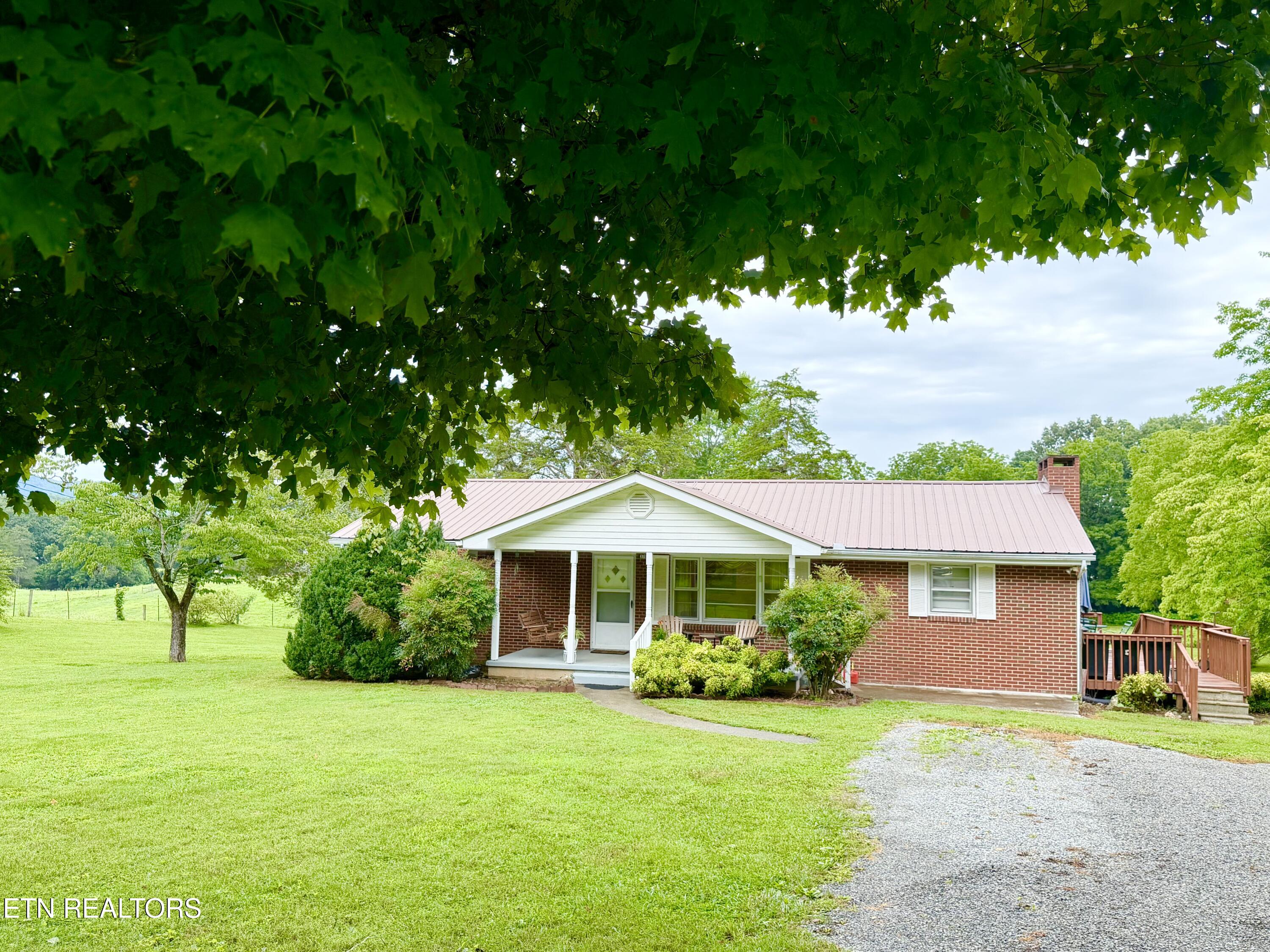 371 Pinecrest Road Jacksboro, TN 37757 - Photo 37 of 48 IMG_3313