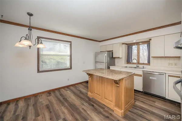 $2,500 | 509 Bald Hill Road, Eureka, MO 63025