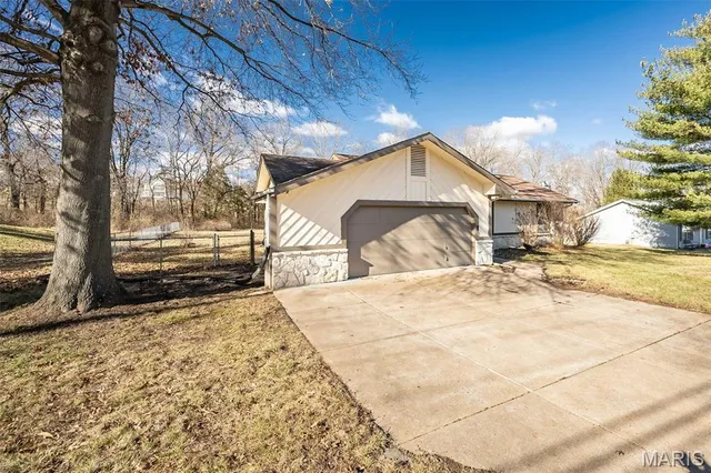 $2,500 | 509 Bald Hill Road, Eureka, MO 63025