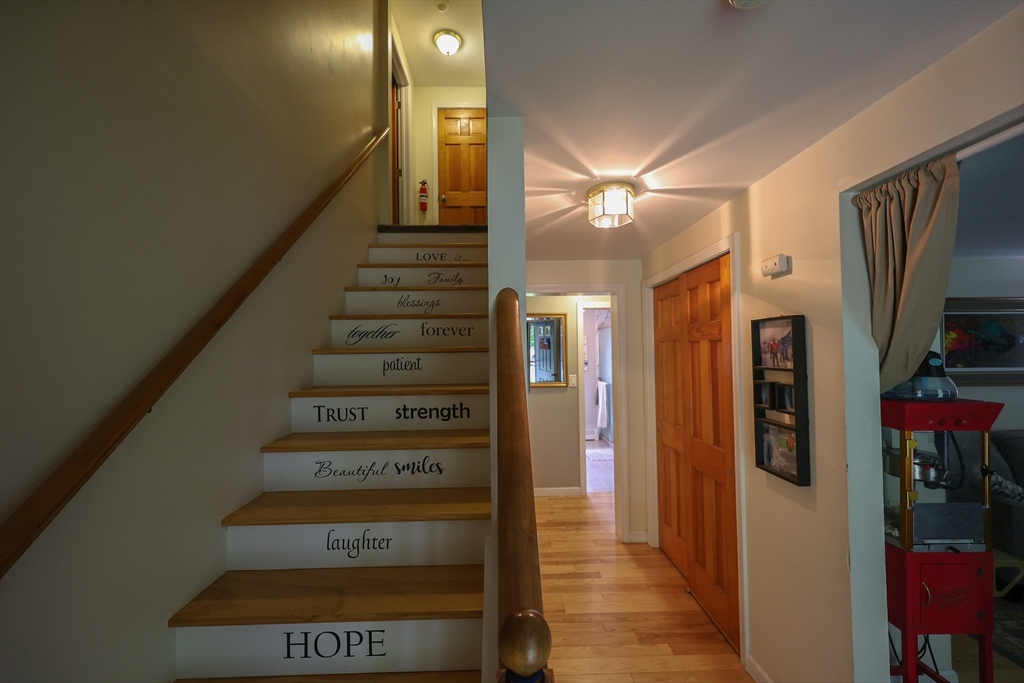 167 South Shelburne Road Greenfield, MA 01301 - Photo 7 of 40