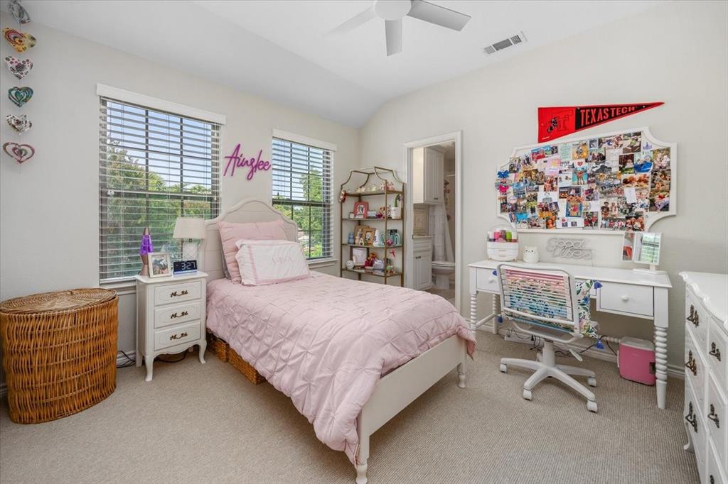 708 Northwood Road Fort Worth, TX 76107 - Photo 27 of 40