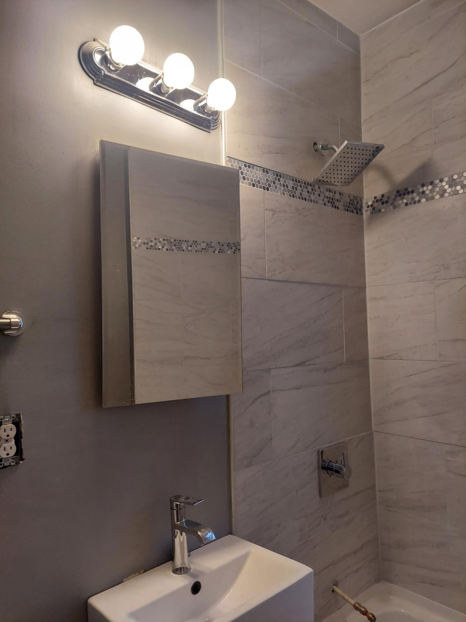 1440 North 29th Street Milwaukee, WI 53208 - Photo 11 of 13 42e03f52-2c37-494b-bcdc-d8b4475331ae