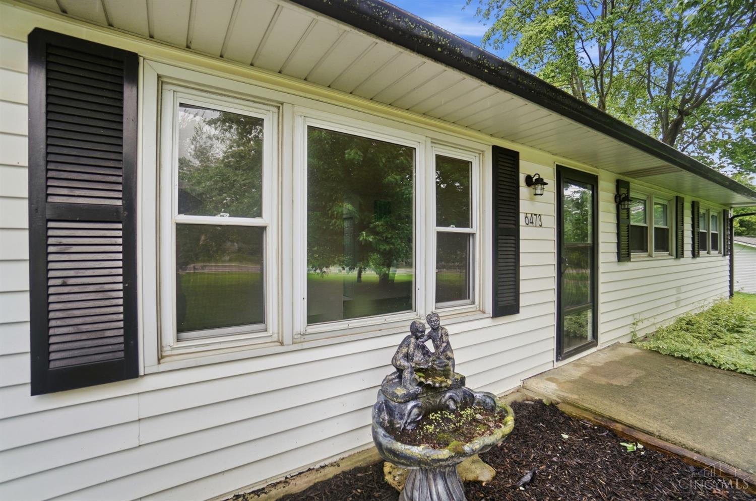 6473 Hendrickson Road Middletown, OH 45044 - Photo 5 of 42