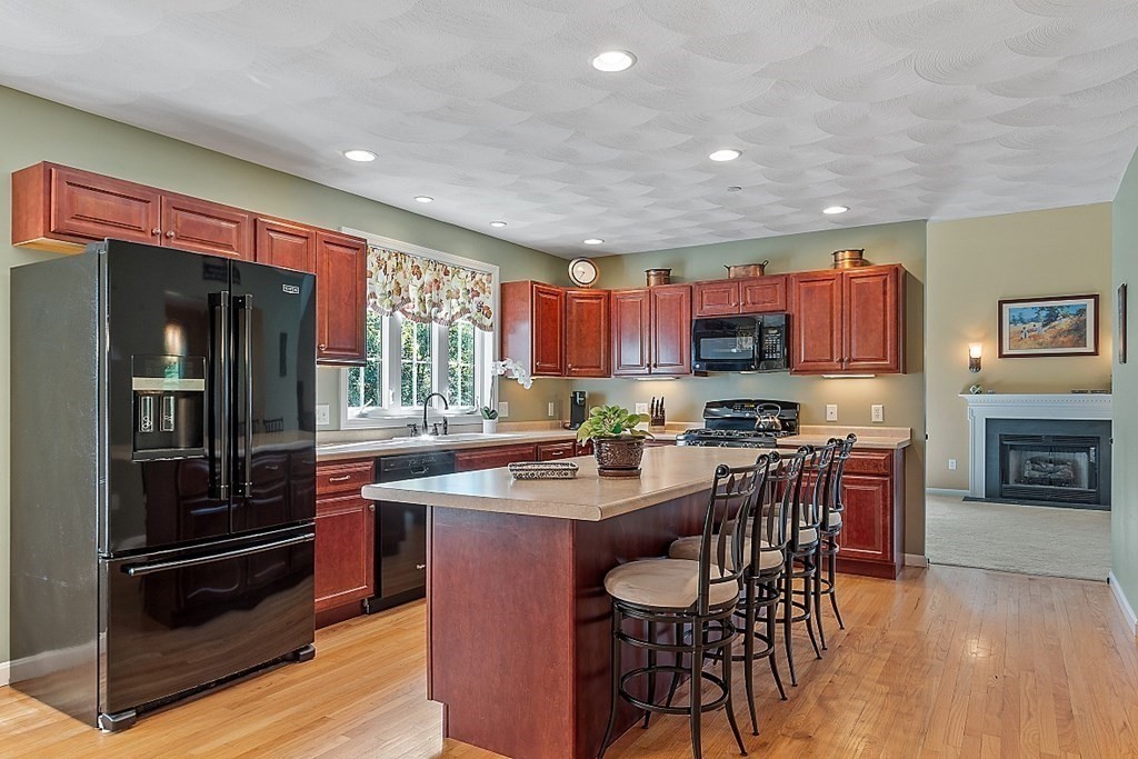 45 Snow Road Haverhill, MA 01832 - Photo 3 of 42 Gallery Image 3