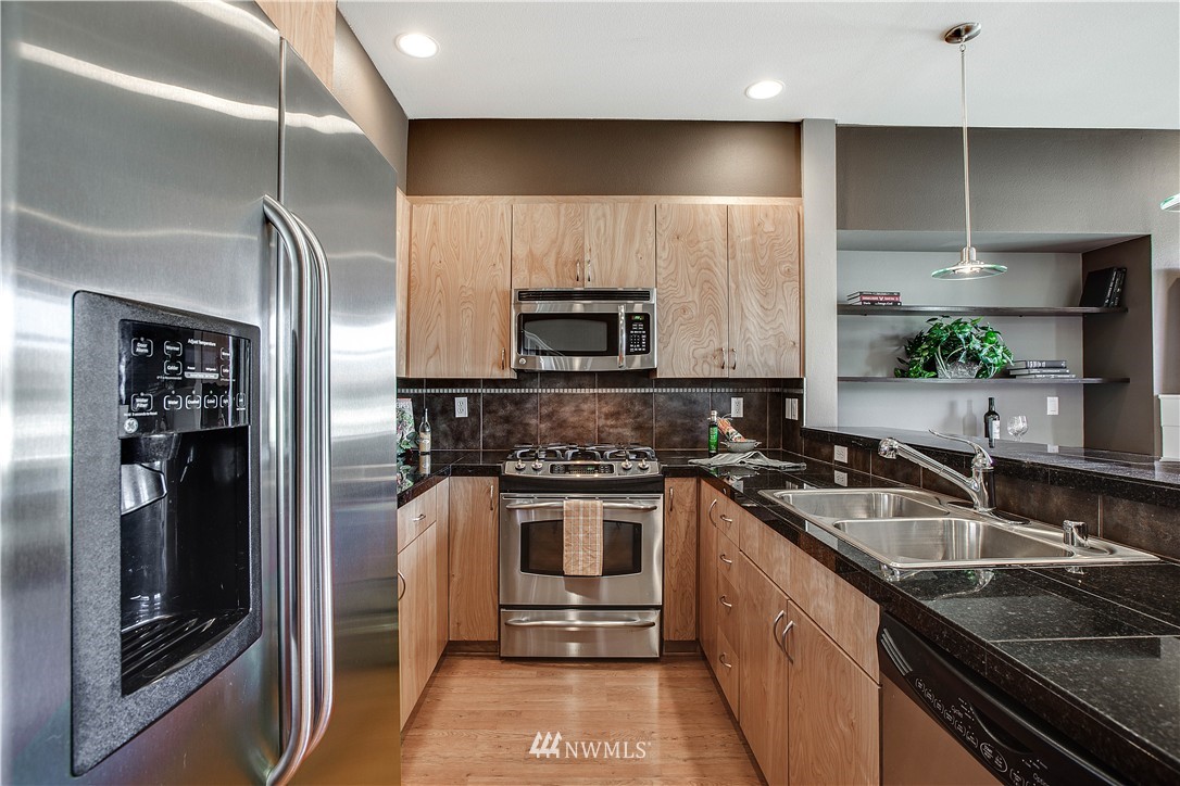 122 Cougar Ridge Road Northwest Issaquah, WA 98027 - Photo 6 of 25