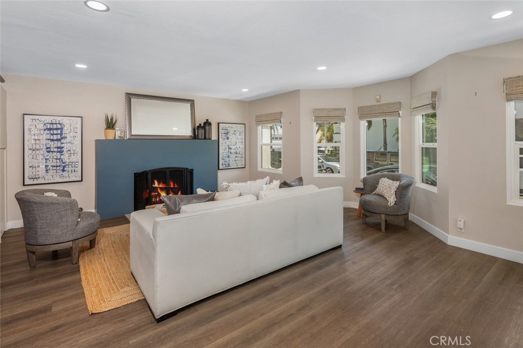 29 68th Place Long Beach, CA 90803 - Photo 11 of 56