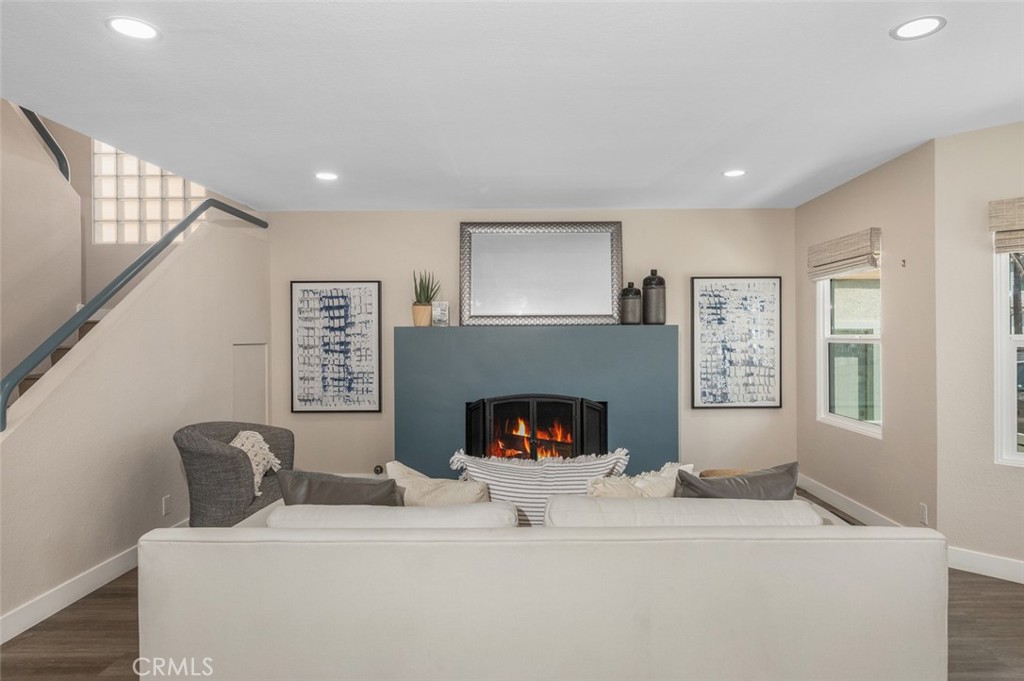 29 68th Place Long Beach, CA 90803 - Photo 12 of 56