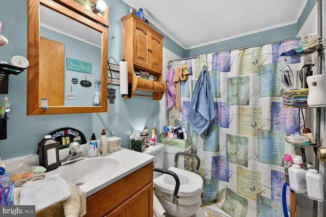 a view of walk in closet