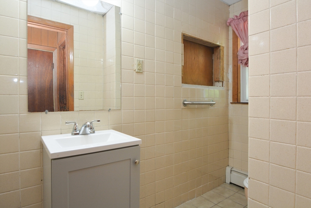 31 Wordsworth Street Boston, MA 02128 - Photo 14 of 36