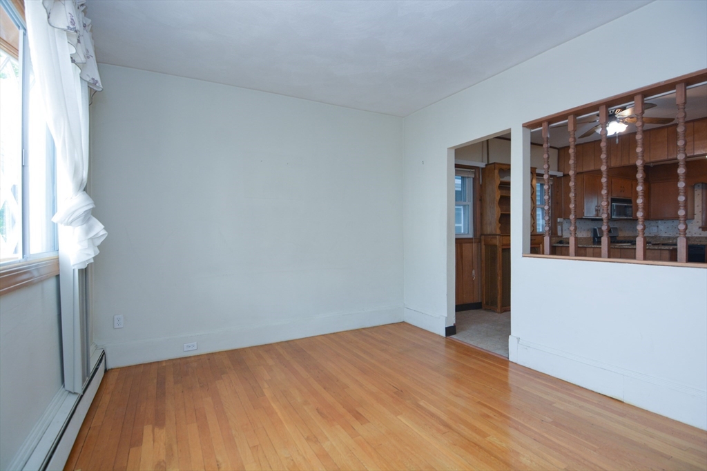 31 Wordsworth Street Boston, MA 02128 - Photo 3 of 36