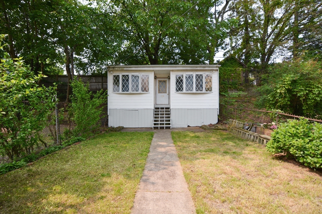 31 Wordsworth Street Boston, MA 02128 - Photo 31 of 36