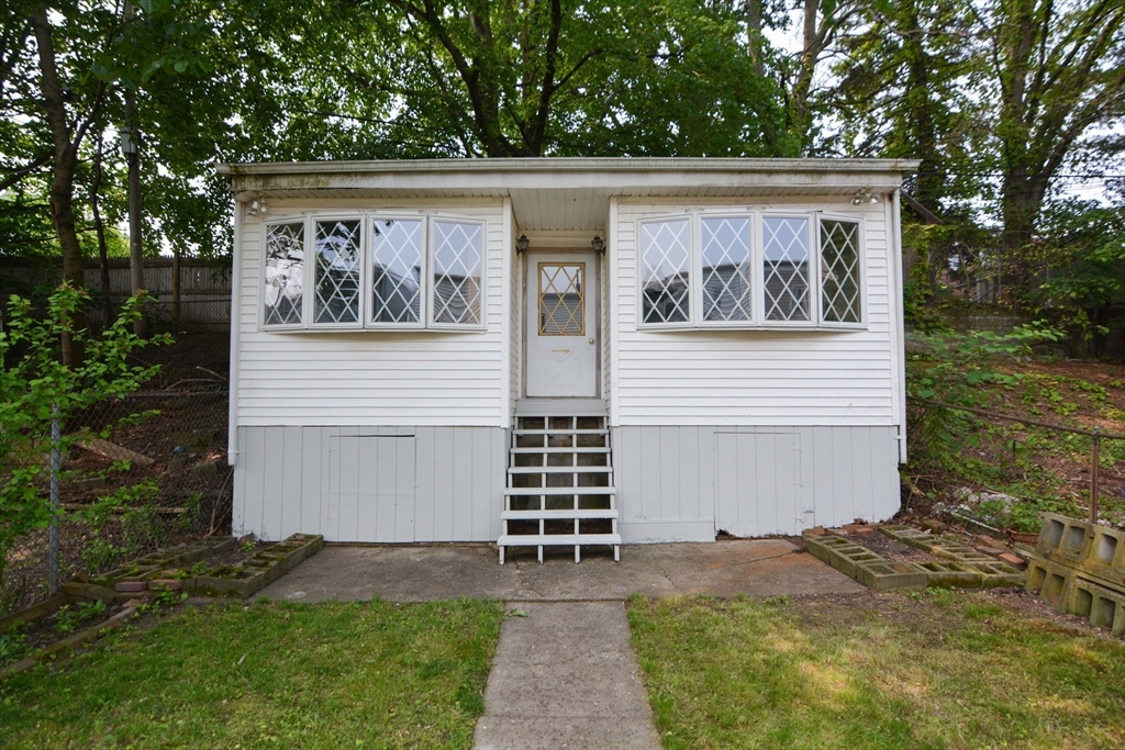 31 Wordsworth Street Boston, MA 02128 - Photo 32 of 36