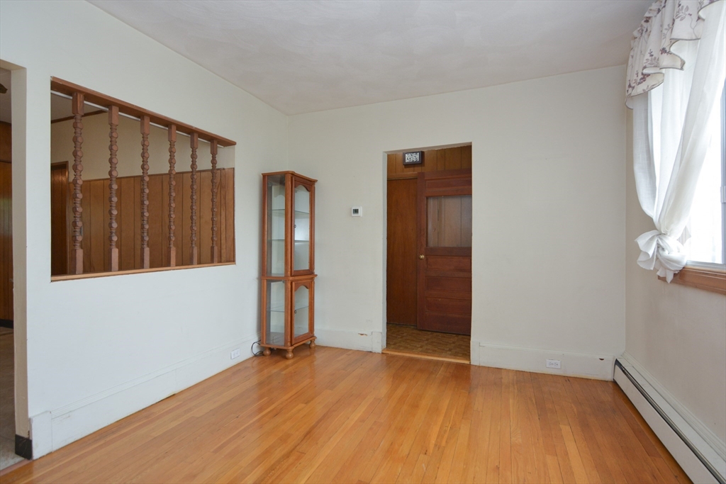 31 Wordsworth Street Boston, MA 02128 - Photo 4 of 36