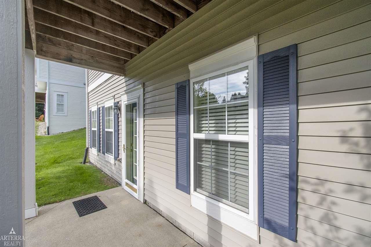 694 West Bluff Court Rochester, MI 48307 - Photo 30 of 35 50021372-30.JPG
