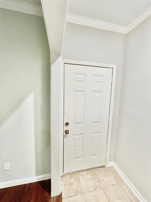 7700 Creekbend Drive, Unit 72 Houston, TX 77071 - Photo 3 of 21 a view of an empty room