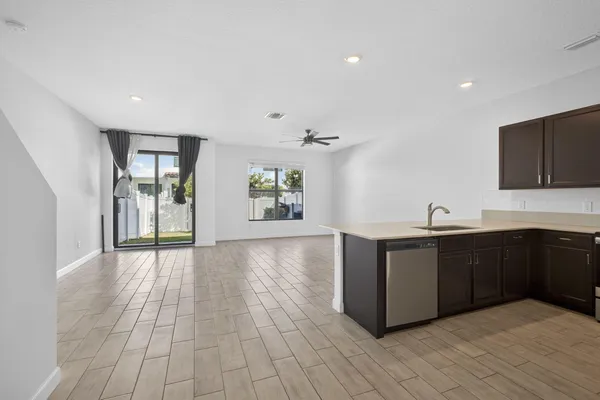 $3,000 | 4408 Hemlock Street, Riviera Beach, FL 33410