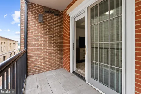 $895,900 | 225 Strand Street, Unit 202, Alexandria, VA 22314