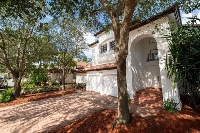 $1,400,000 | 10965 Northwest 59th Street, Doral, FL 33178