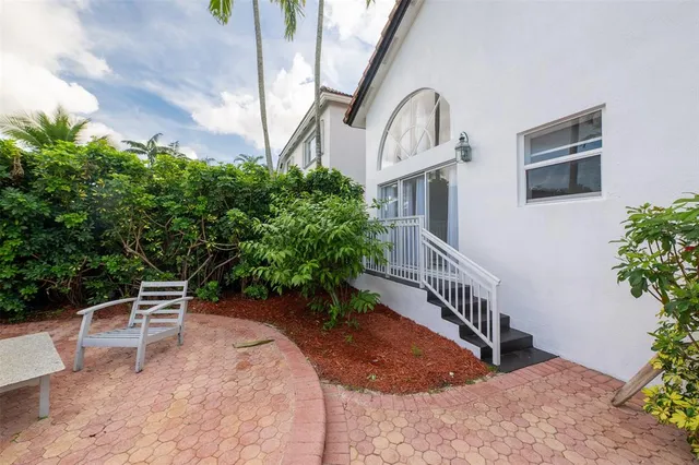 $1,400,000 | 10965 Northwest 59th Street, Doral, FL 33178
