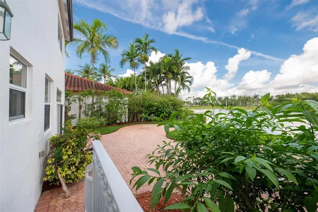 $1,400,000 | 10965 Northwest 59th Street, Doral, FL 33178