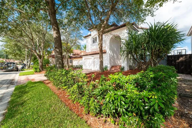 $1,400,000 | 10965 Northwest 59th Street, Doral, FL 33178