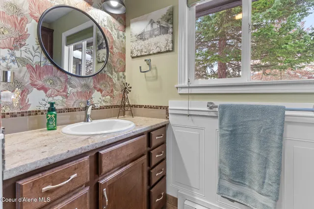 $1,100,000 | 7088 North Colfax Street, Dalton Gardens, ID 83815