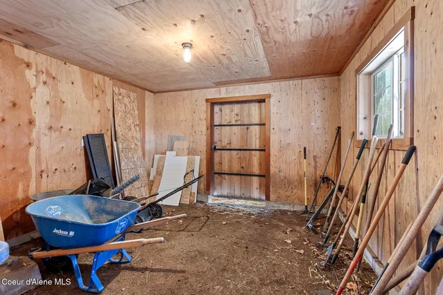 $1,100,000 | 7088 North Colfax Street, Dalton Gardens, ID 83815