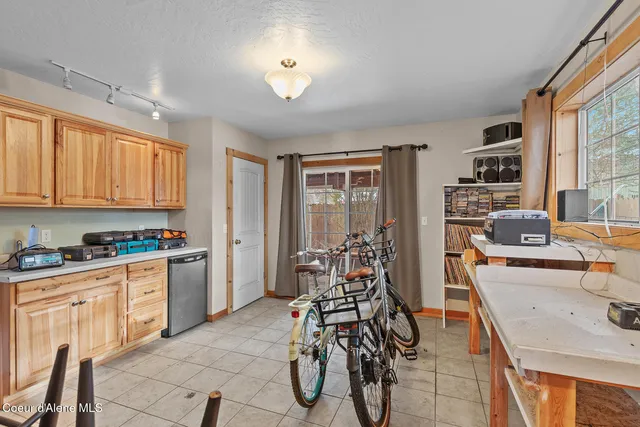 $1,100,000 | 7088 North Colfax Street, Dalton Gardens, ID 83815