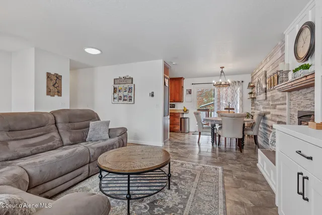 $1,100,000 | 7088 North Colfax Street, Dalton Gardens, ID 83815