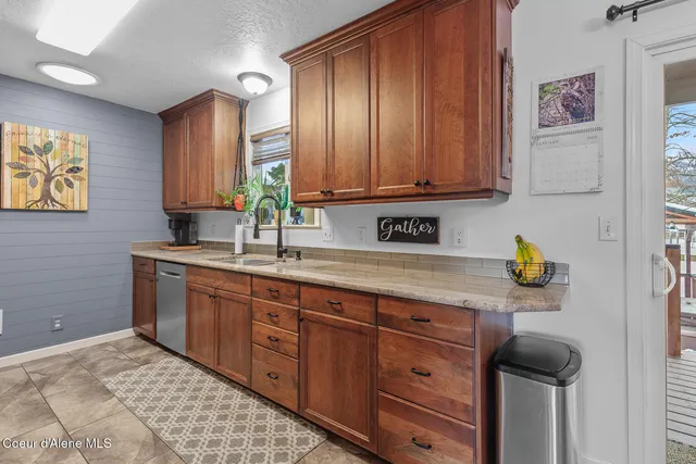 $1,100,000 | 7088 North Colfax Street, Dalton Gardens, ID 83815