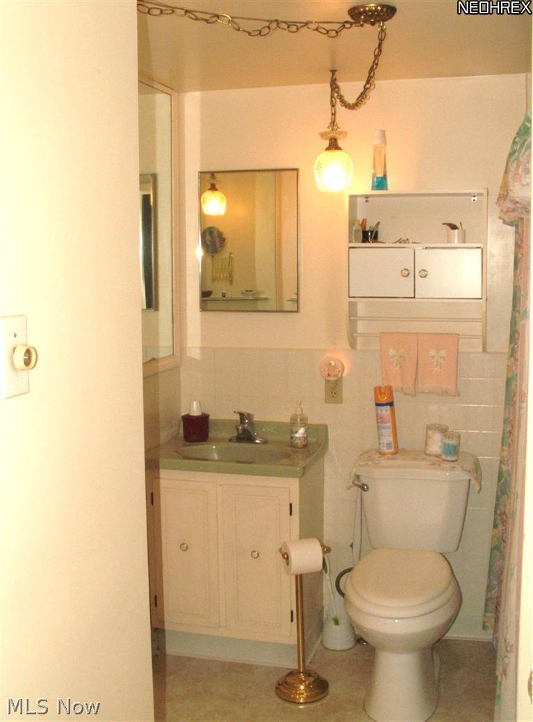 1375 Crescent Road Southwest Canton, OH 44710 - Photo 8 of 12 Gallery Image 8