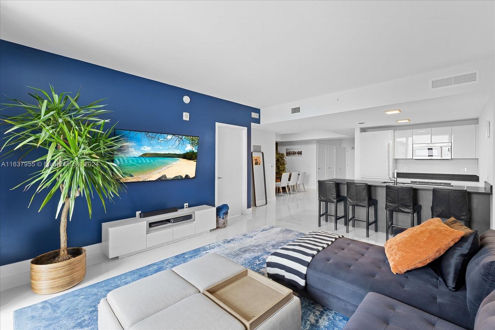 1010 Brickell Avenue, Unit 1602 Miami, FL 33131 - Photo 13 of 47