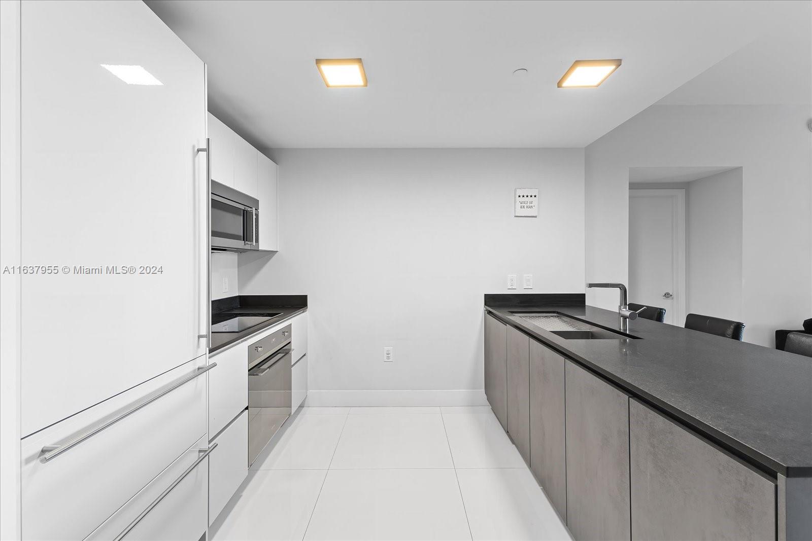 1010 Brickell Avenue, Unit 1602 Miami, FL 33131 - Photo 16 of 47