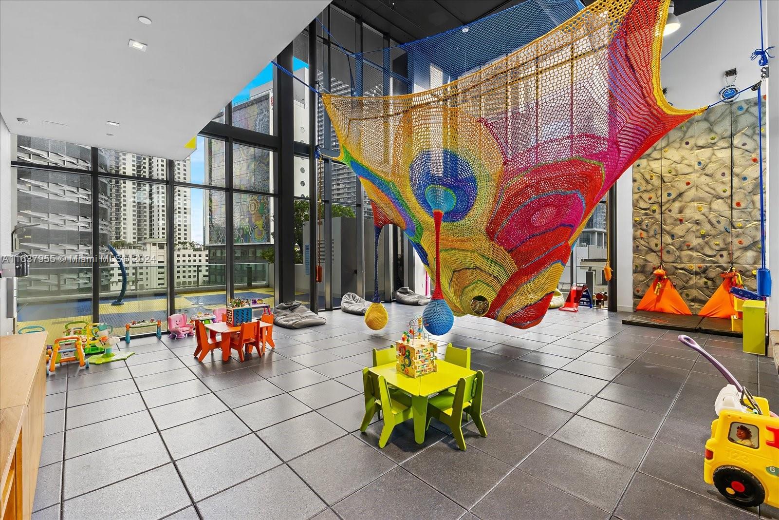 1010 Brickell Avenue, Unit 1602 Miami, FL 33131 - Photo 31 of 47