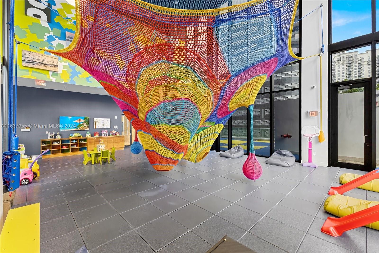 1010 Brickell Avenue, Unit 1602 Miami, FL 33131 - Photo 32 of 47