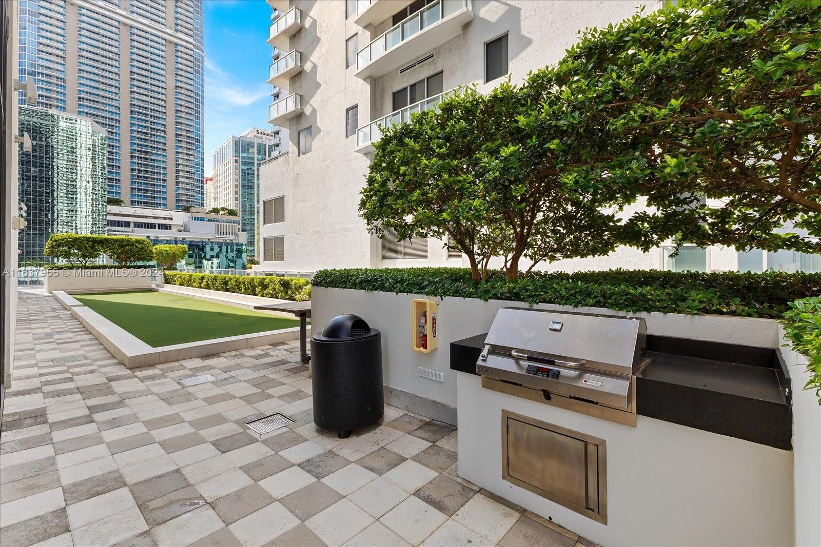 1010 Brickell Avenue, Unit 1602 Miami, FL 33131 - Photo 33 of 47