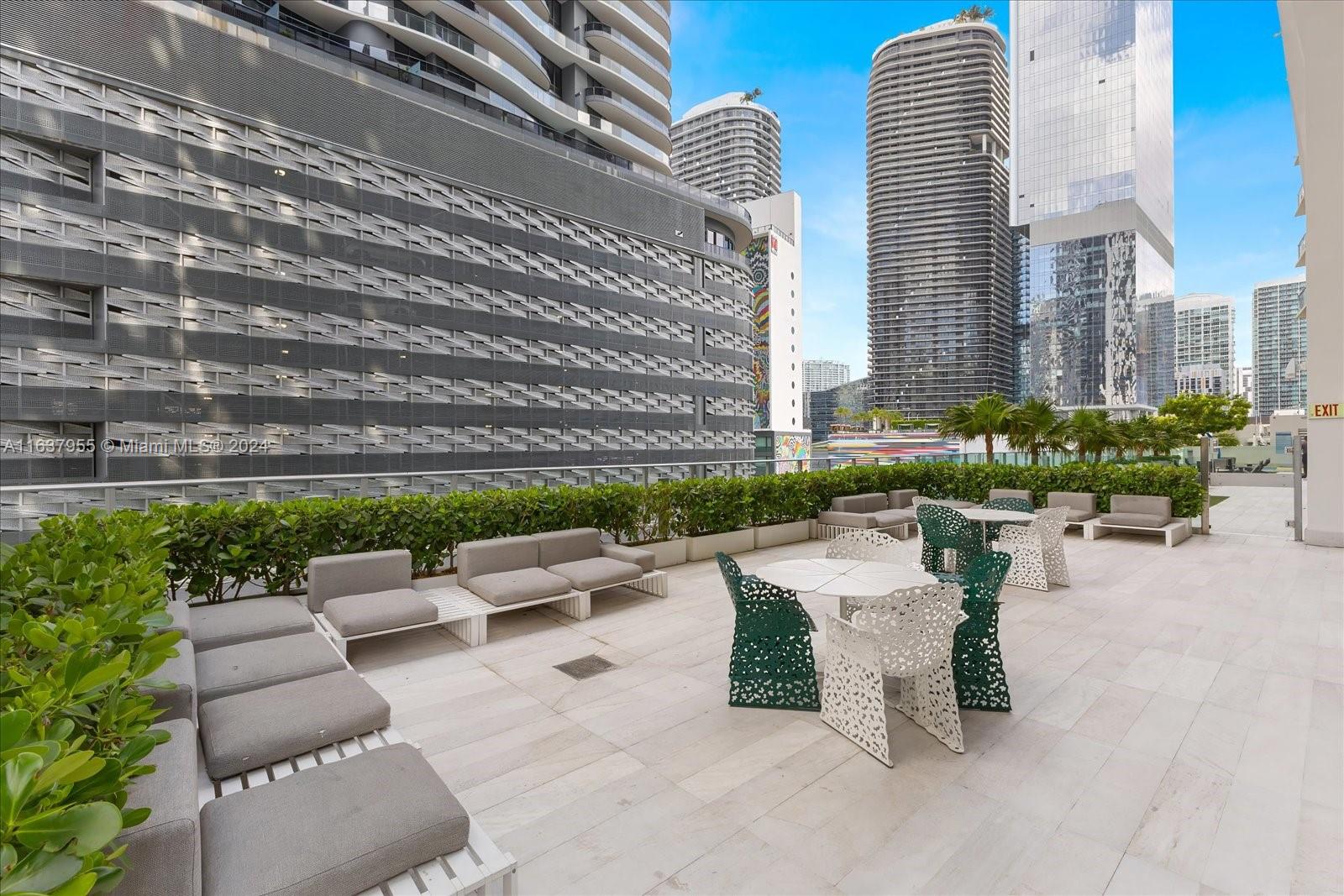 1010 Brickell Avenue, Unit 1602 Miami, FL 33131 - Photo 34 of 47