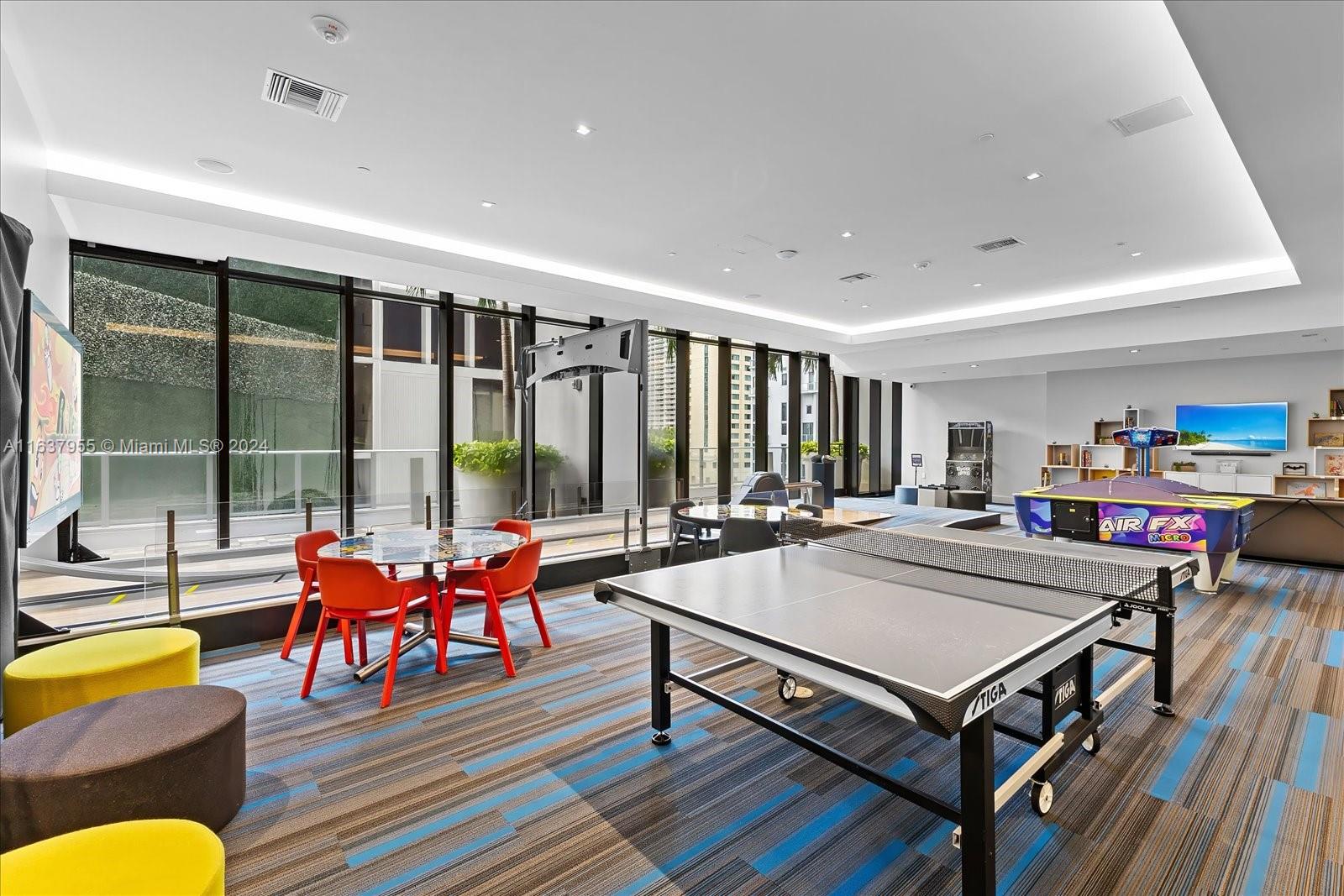 1010 Brickell Avenue, Unit 1602 Miami, FL 33131 - Photo 35 of 47